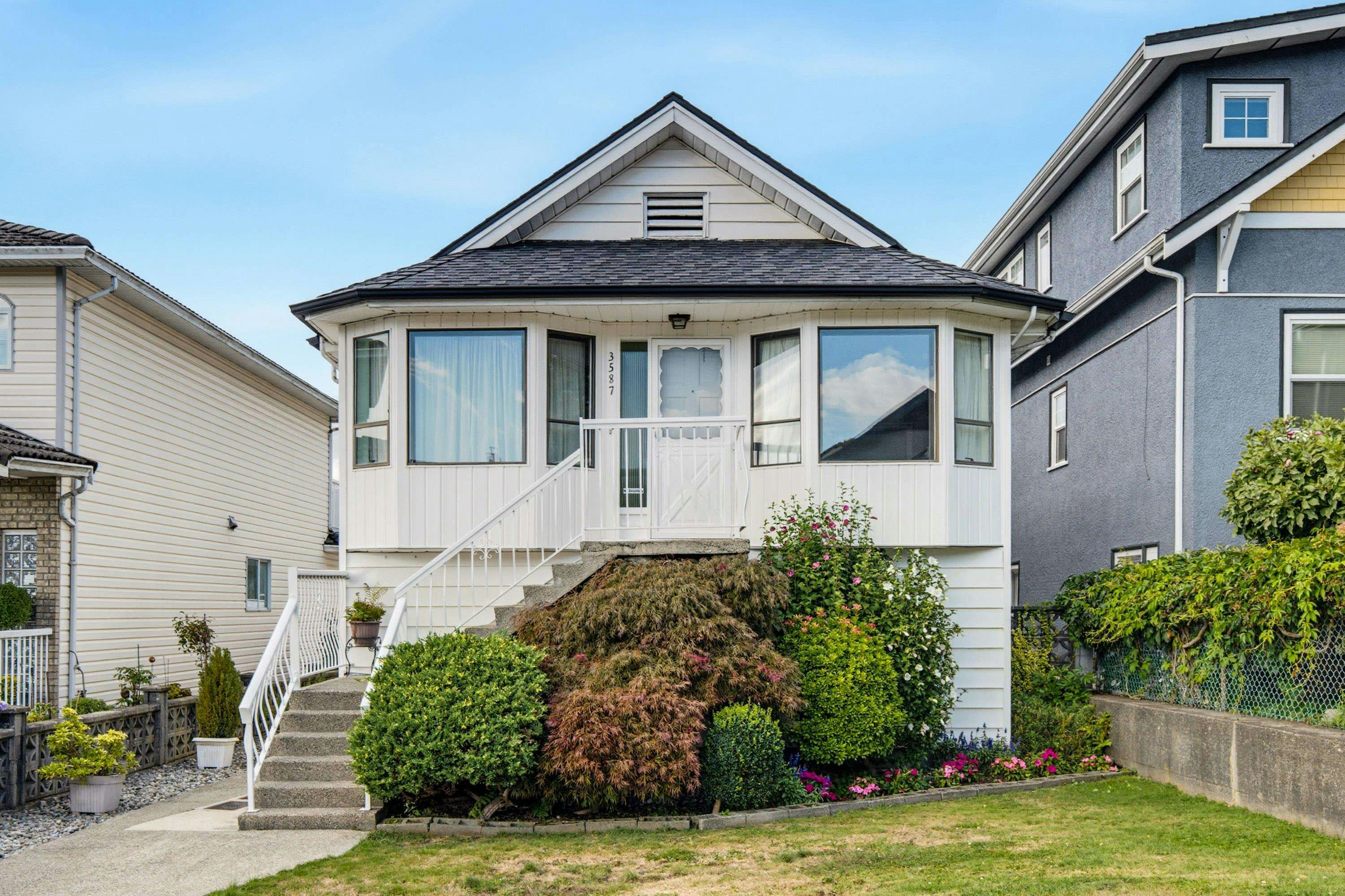 3587 Triumph Street, Vancouver, BC, V5K 1V2