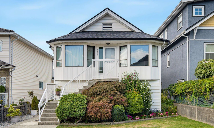 3587 Triumph Street