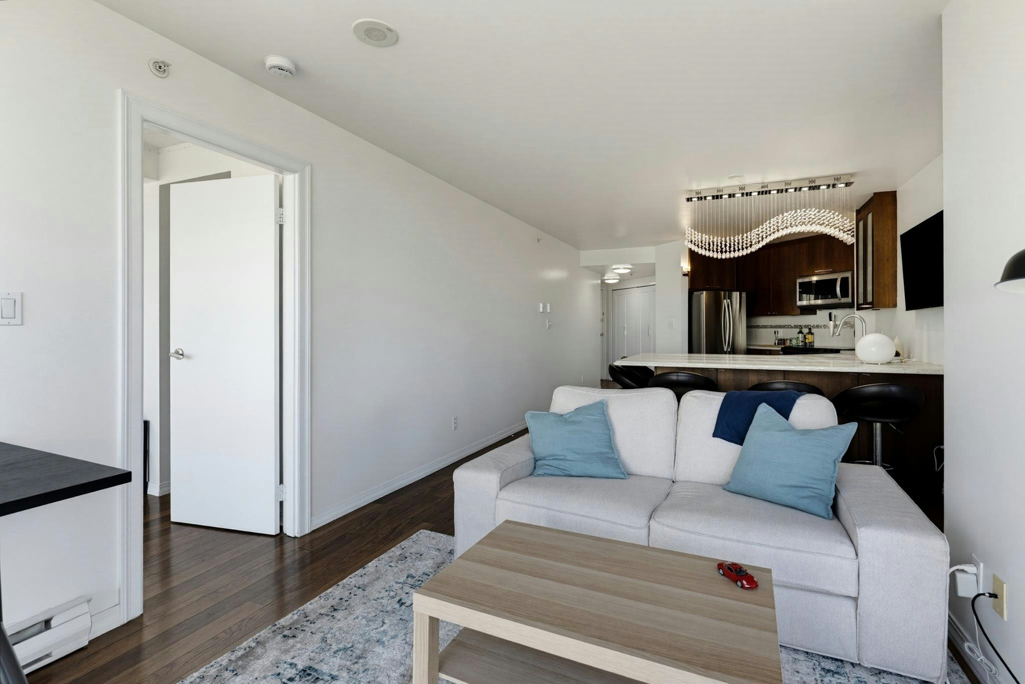 1401-907 Beach Avenue - 5