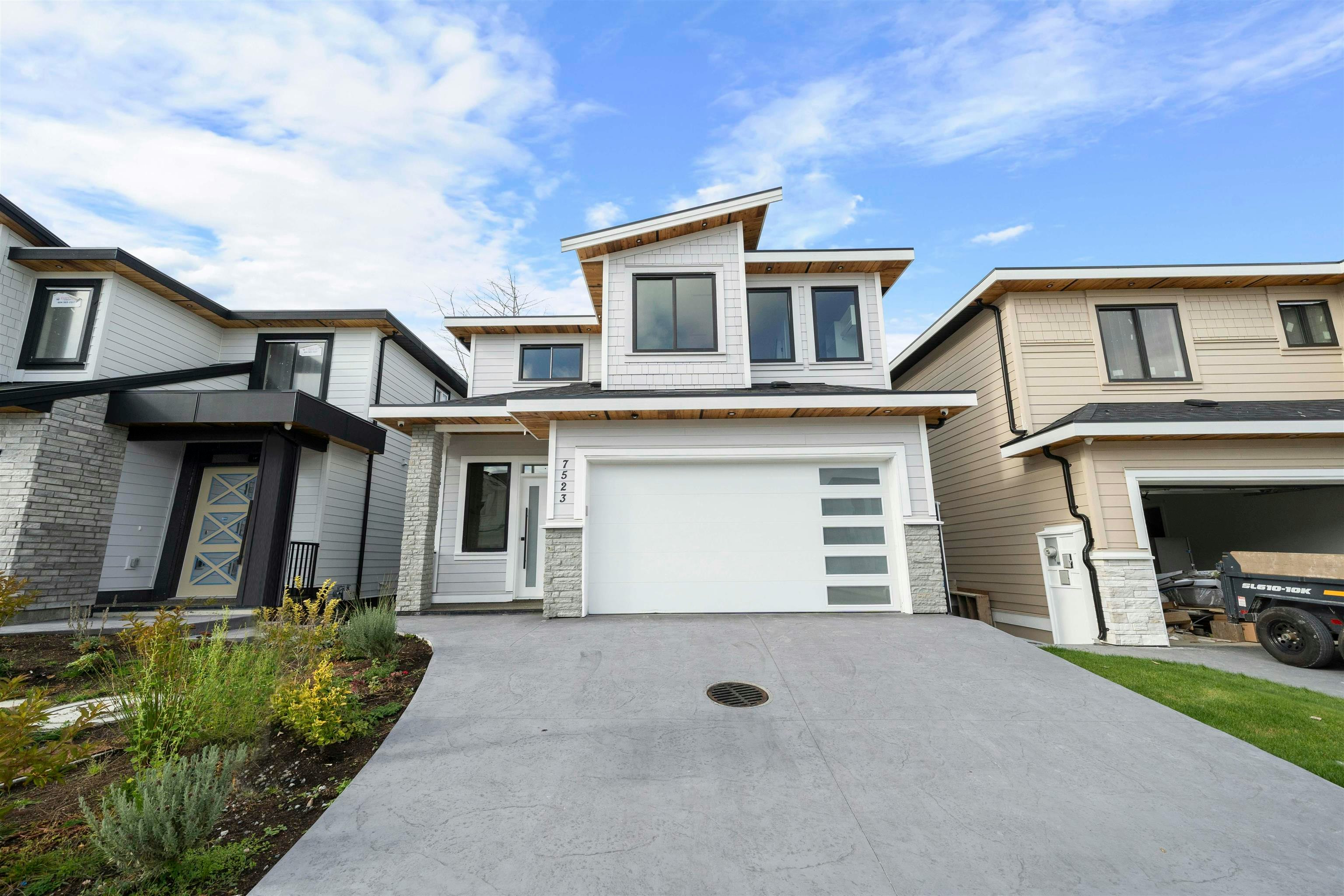 7523 205 Street - 3