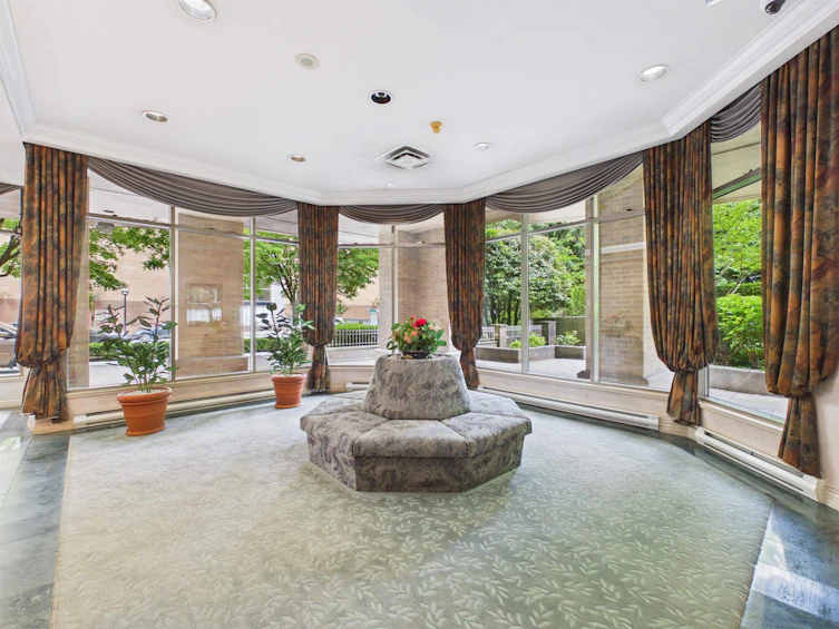 401-4830 Bennett Street, Burnaby, BC, V5H 4P6 - 2