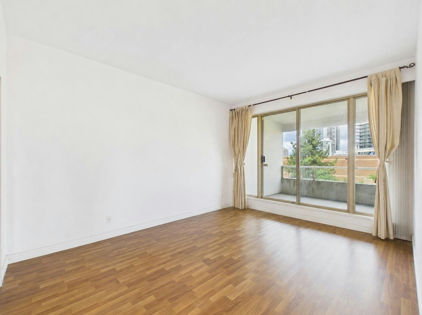 401-4830 Bennett Street, Burnaby, BC, V5H 4P6 - 17