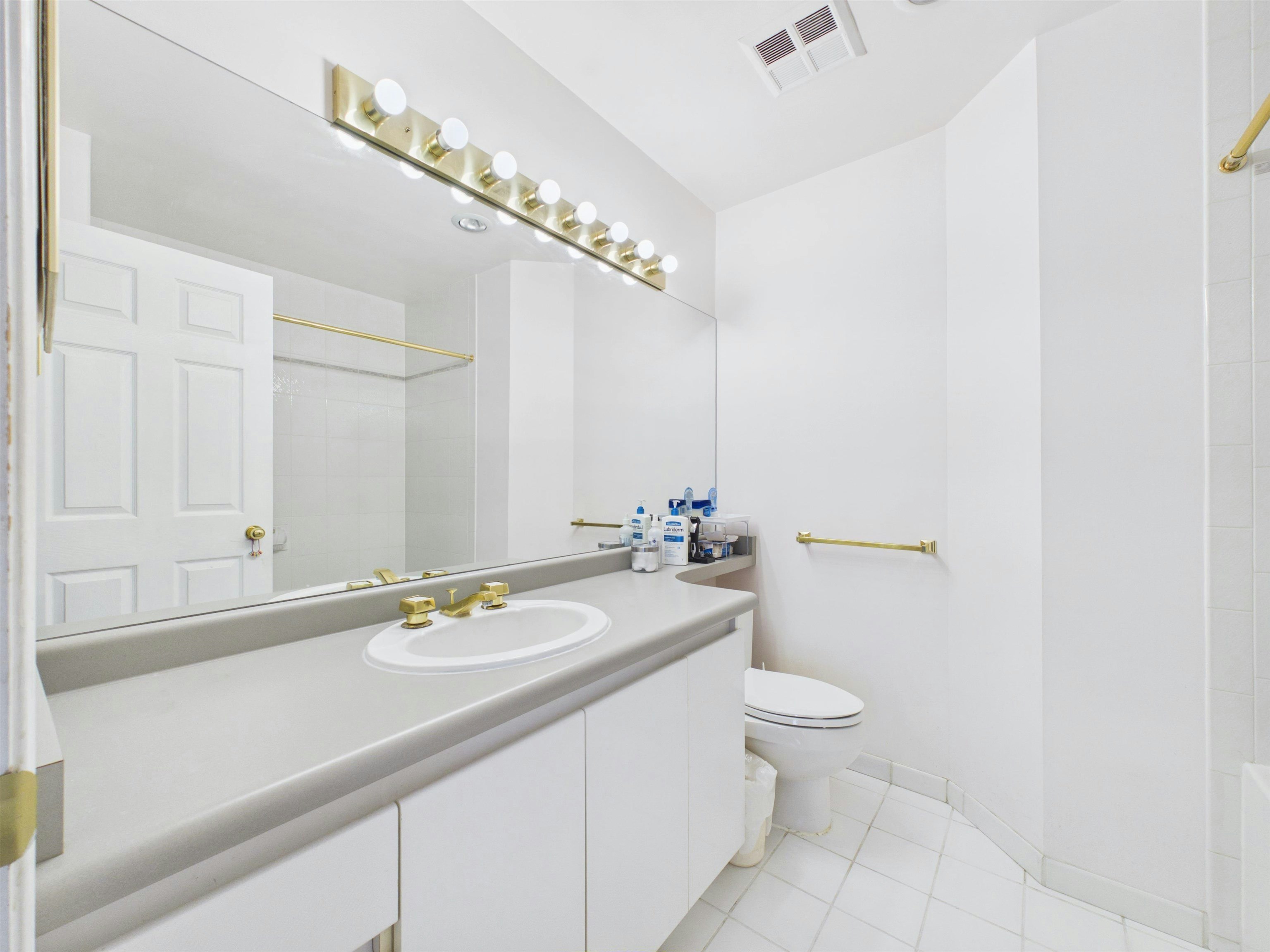 401-4830 Bennett Street, Burnaby, BC, V5H 4P6 - 20