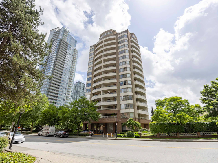 401-4830 Bennett Street, Burnaby, BC, V5H 4P6