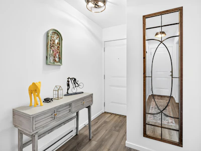 4-16357 15 Avenue - 5