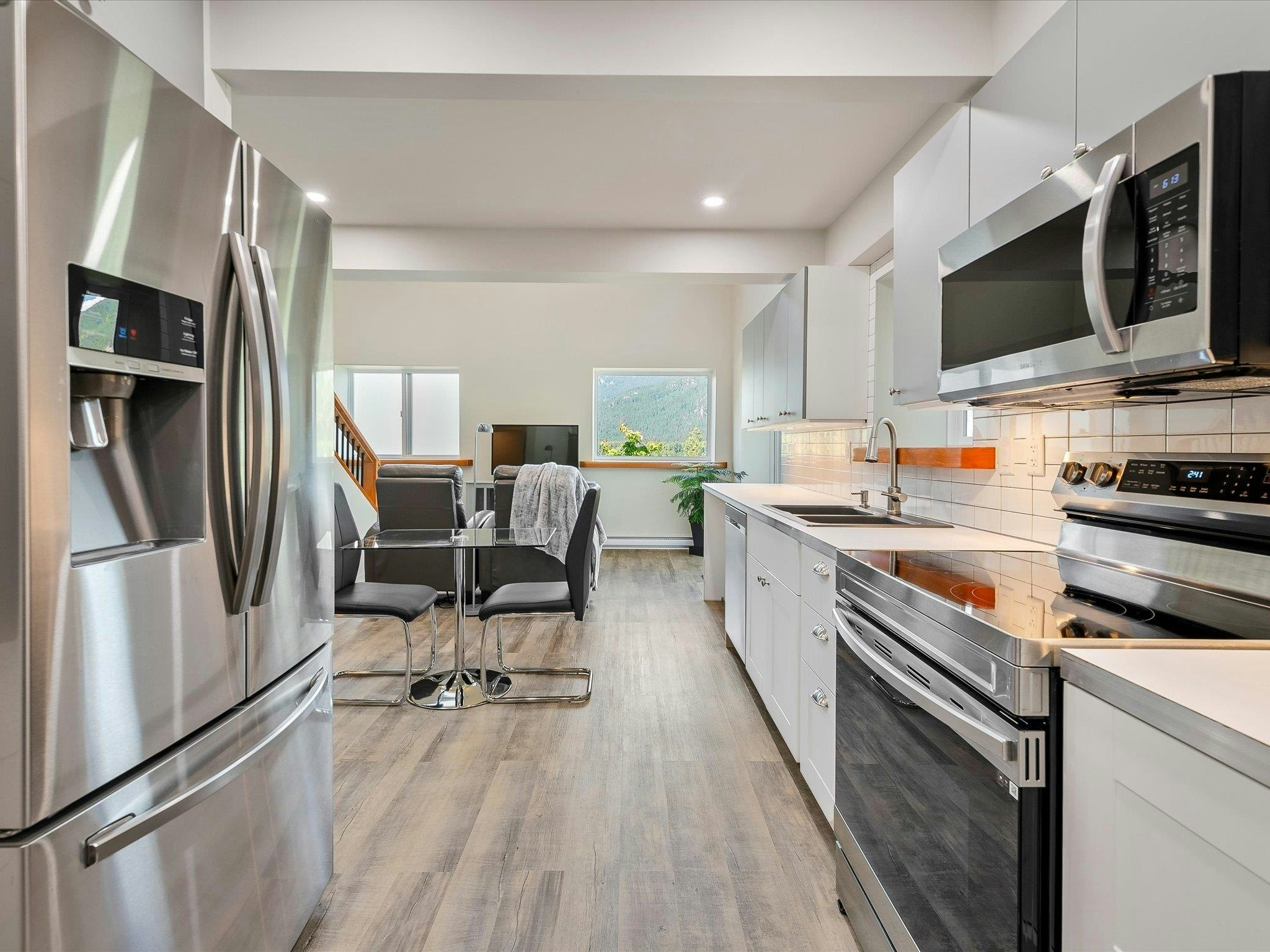 4-1307 Eagle Drive - 4