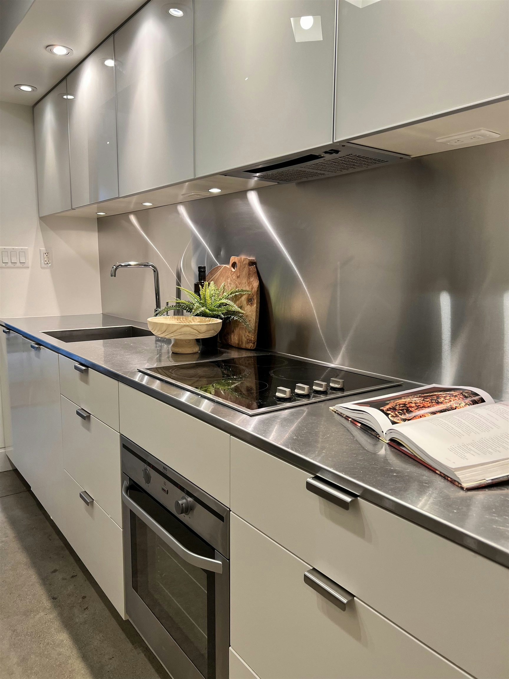 306-53 W Hastings Street - 2