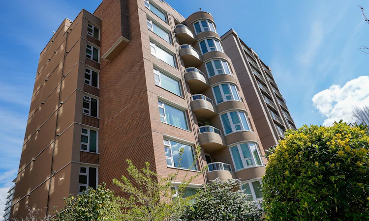 101-1845 Robson Street