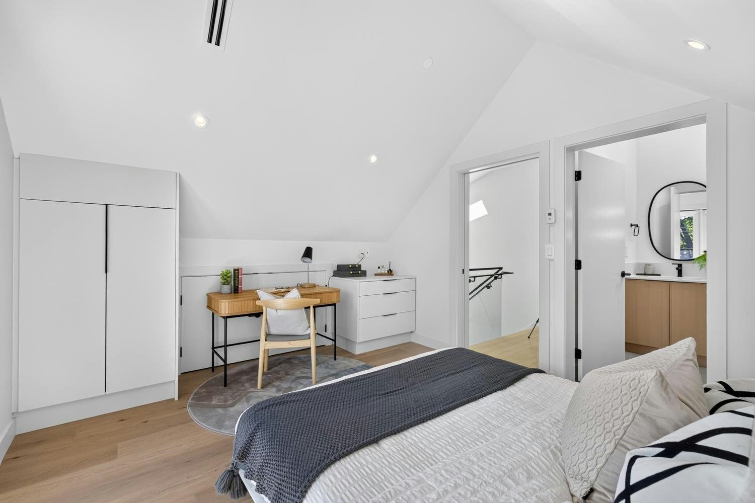 2-58 E 40th Avenue, Vancouver, BC, V5W 1L4 - 38