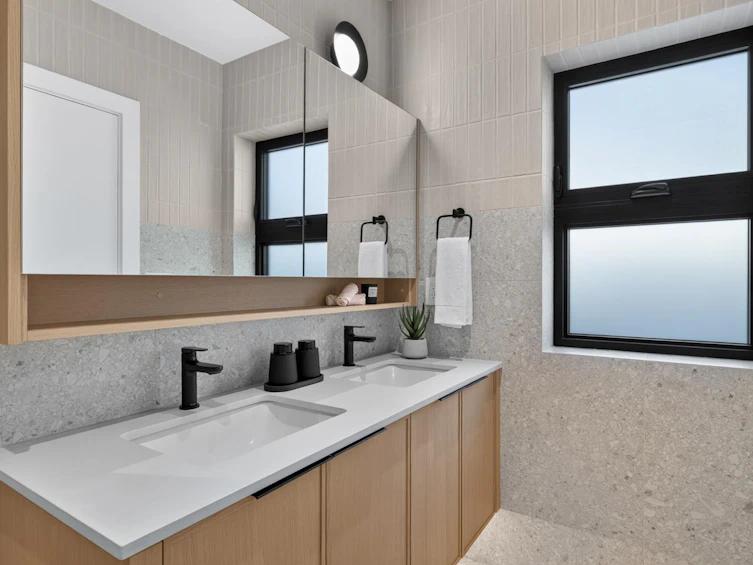 2-58 E 40th Avenue, Vancouver, BC, V5W 1L4 - 25