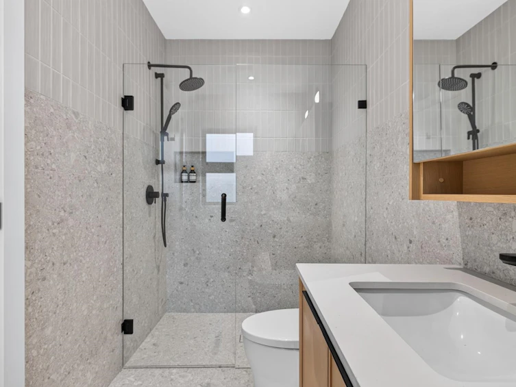 2-58 E 40th Avenue, Vancouver, BC, V5W 1L4 - 27