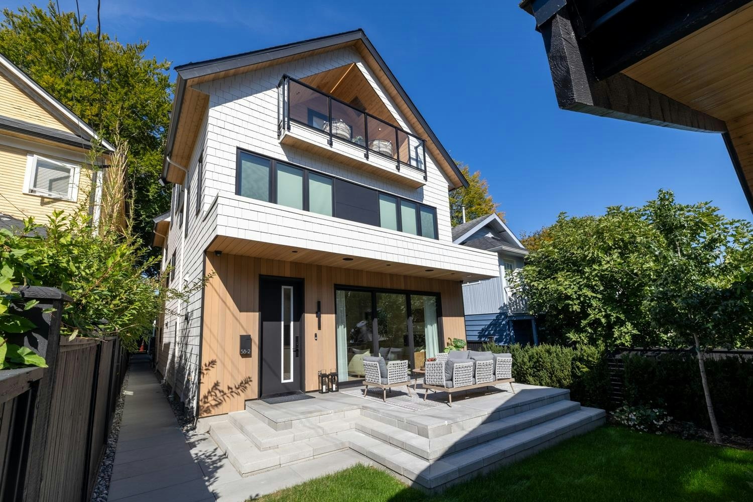 2-58 E 40th Avenue, Vancouver, BC, V5W 1L4