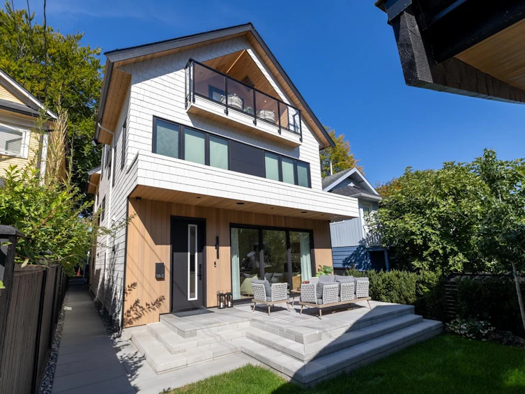 2-58 E 40th Avenue, Vancouver, BC, V5W 1L4