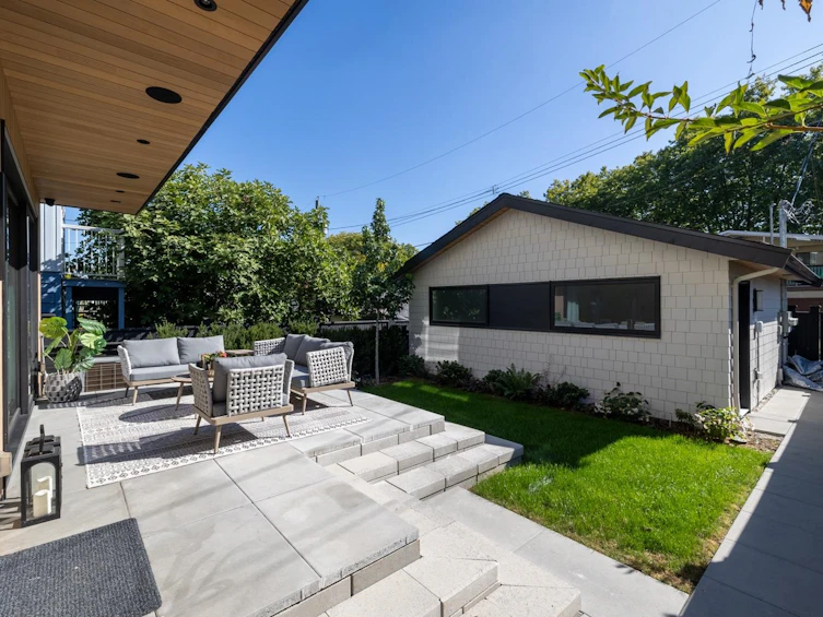 2-58 E 40th Avenue, Vancouver, BC, V5W 1L4 - 3