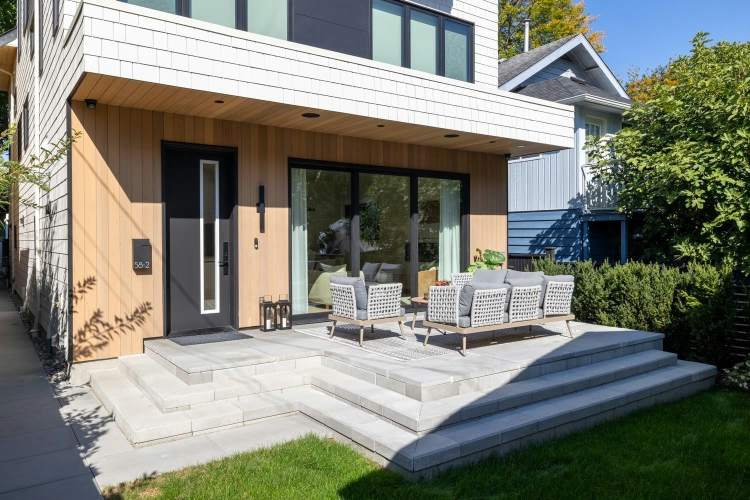 2-58 E 40th Avenue, Vancouver, BC, V5W 1L4 - 2
