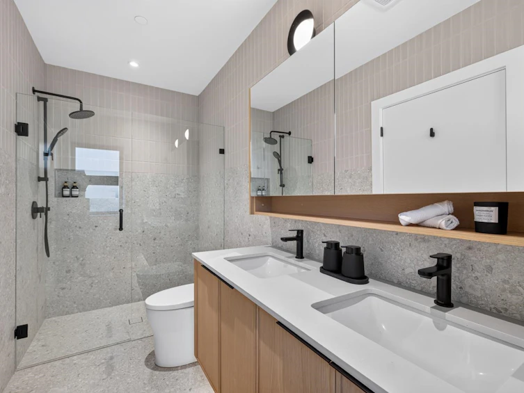 2-58 E 40th Avenue, Vancouver, BC, V5W 1L4 - 26