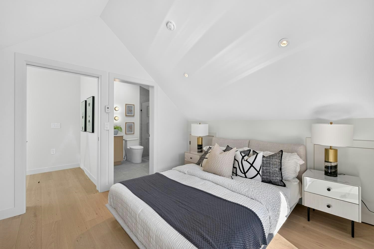 2-58 E 40th Avenue, Vancouver, BC, V5W 1L4 - 37