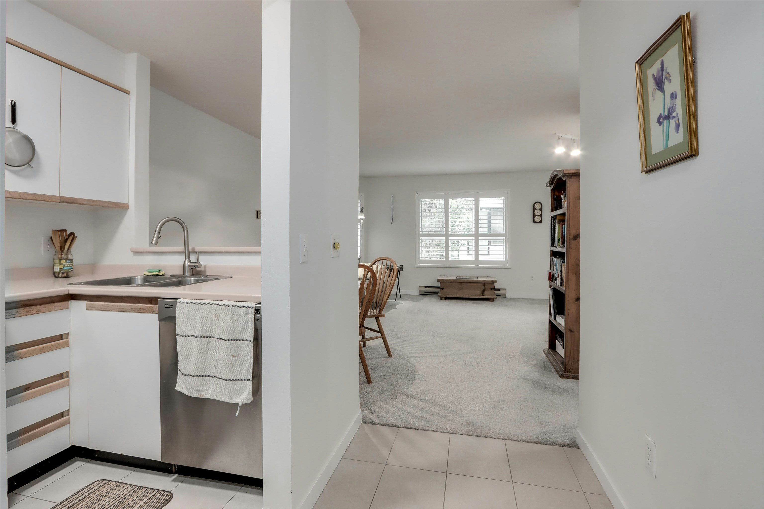 205-1535 Chesterfield Avenue, North Vancouver, BC, V7M 2N5 - 3
