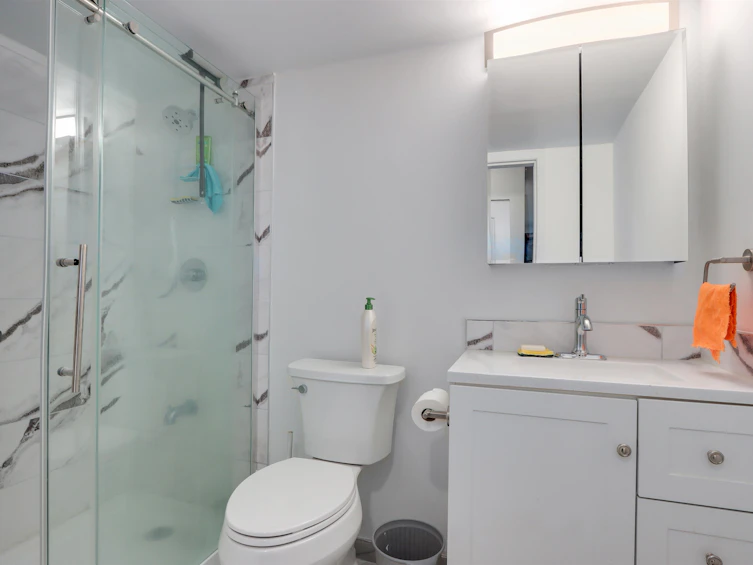 205-1535 Chesterfield Avenue, North Vancouver, BC, V7M 2N5 - 16