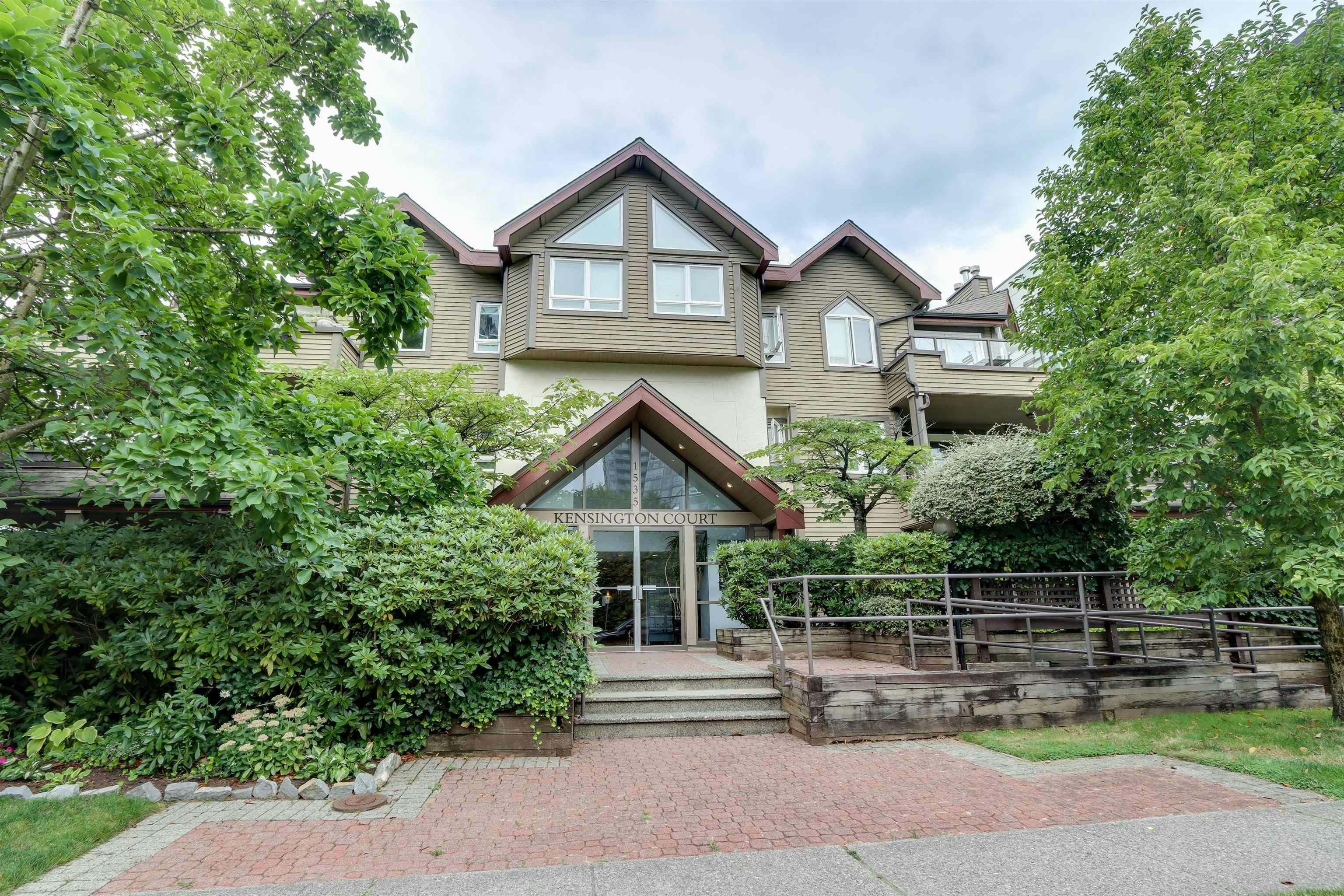 205-1535 Chesterfield Avenue, North Vancouver, BC, V7M 2N5 - 2