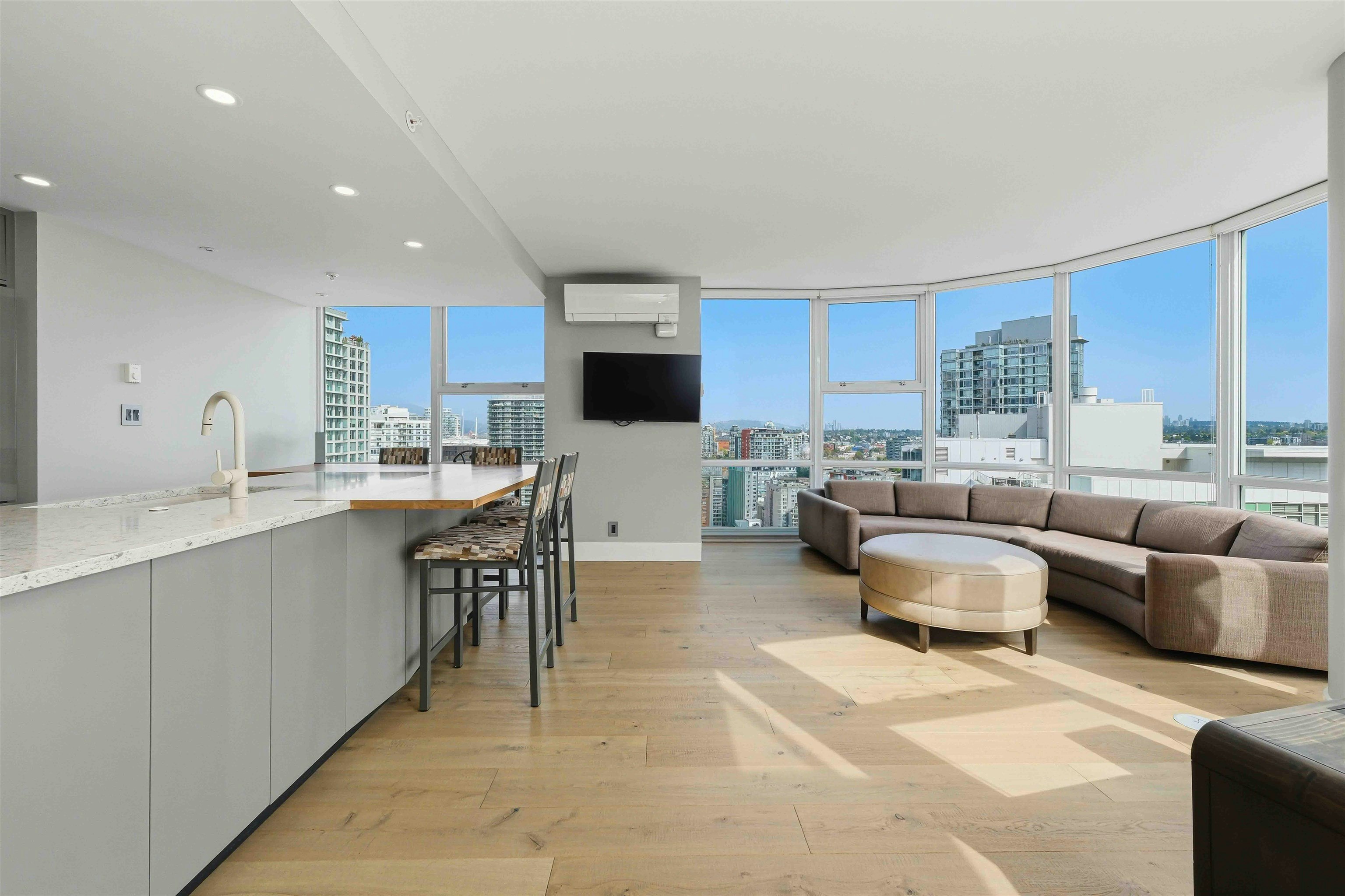 2908-193 Aquarius Mews, Vancouver, BC, V6Z 2Z2 - 2