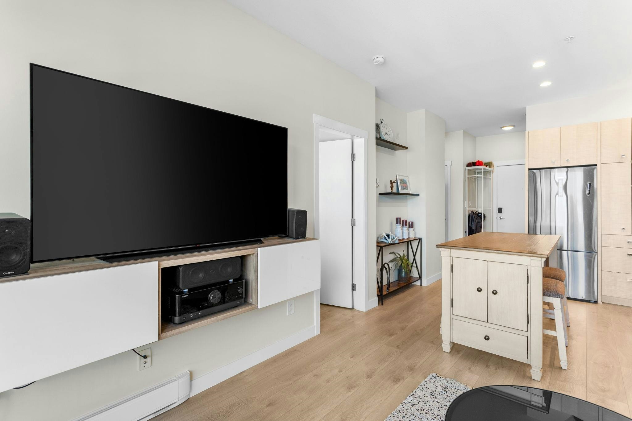 518-10838 Whalley Boulevard, Surrey, BC, V3R 0G8 - 10