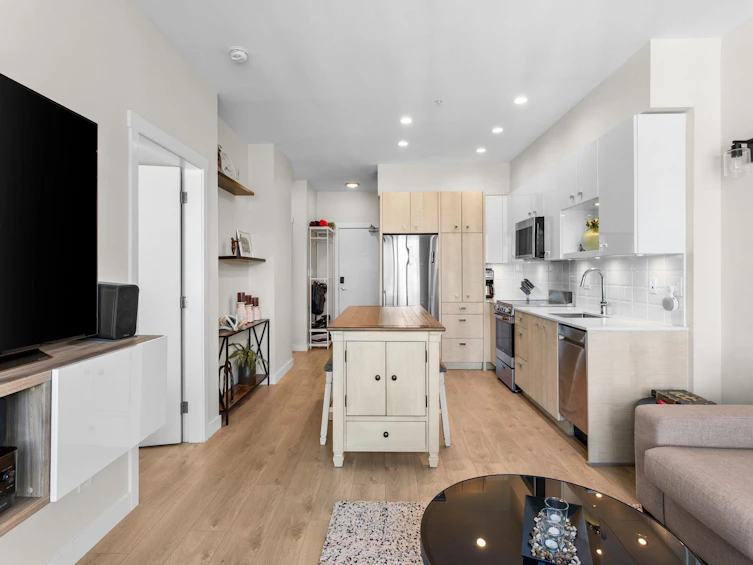 518-10838 Whalley Boulevard, Surrey, BC, V3R 0G8 - 9