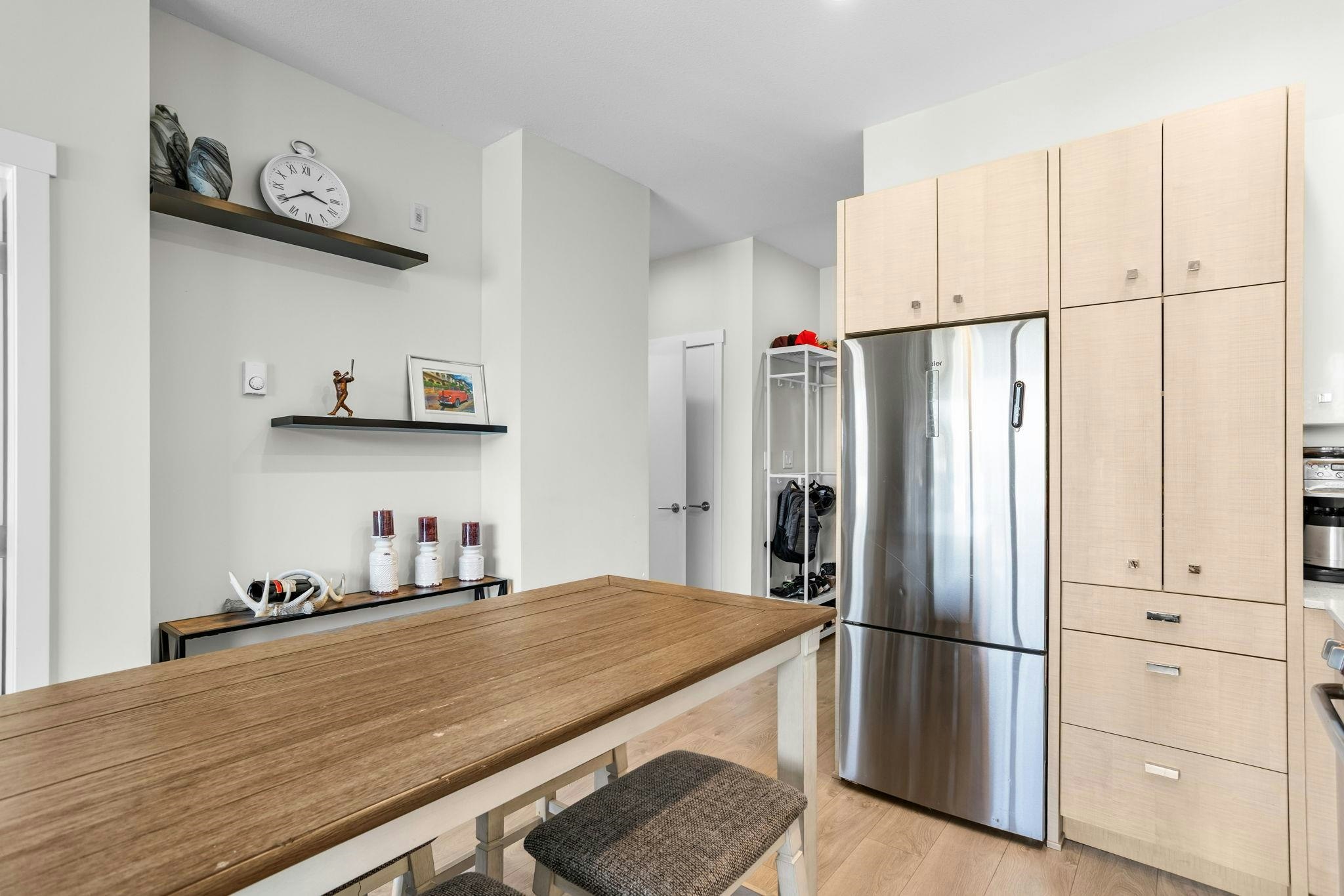 518-10838 Whalley Boulevard - 2
