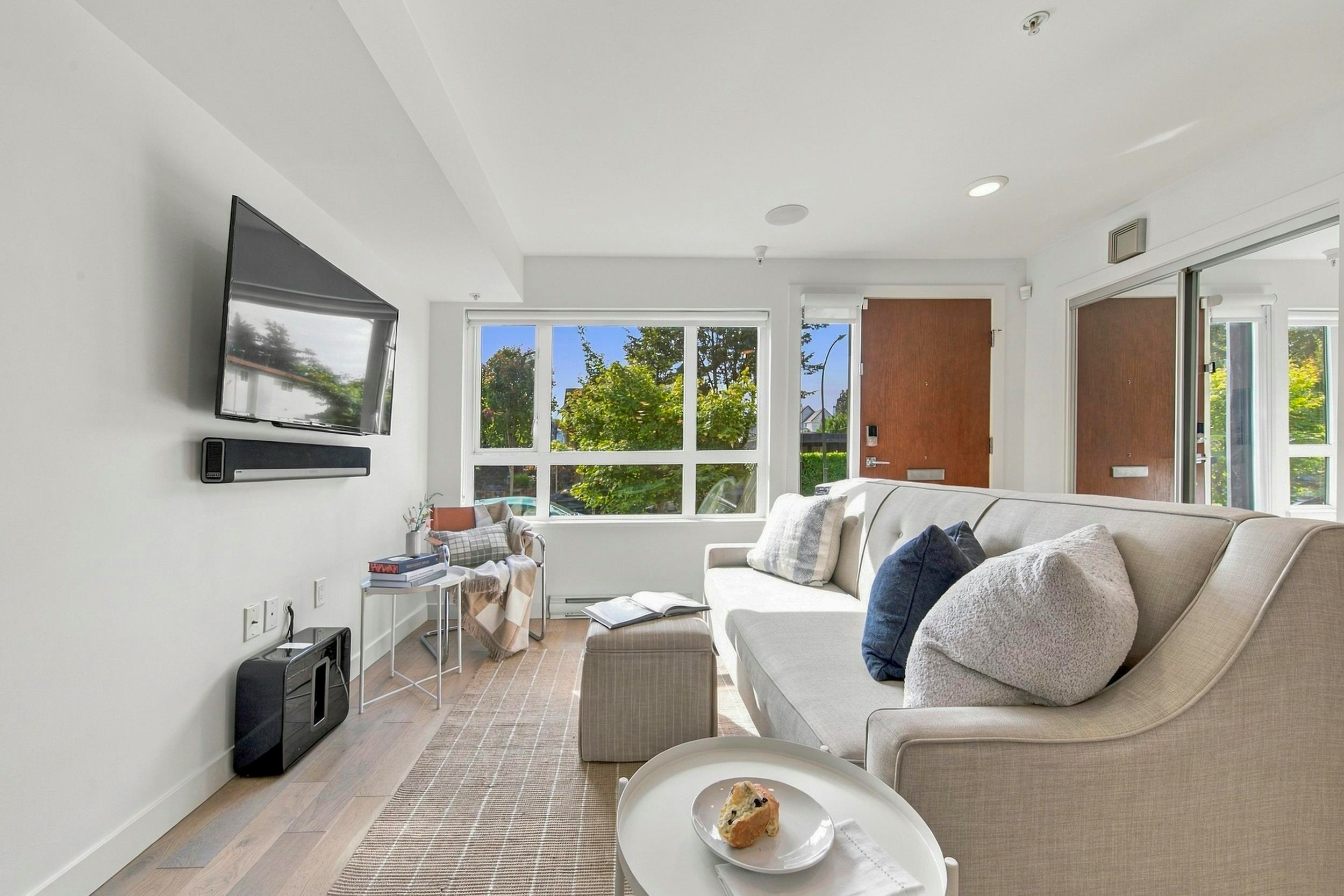 357 E 16th Avenue - 3
