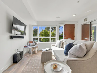 357 E 16th Avenue - 3
