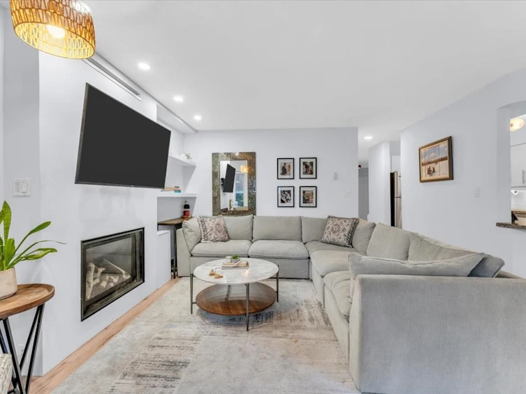 102-320 W 2nd Street, North Vancouver, BC, V7M 1E1 - 6