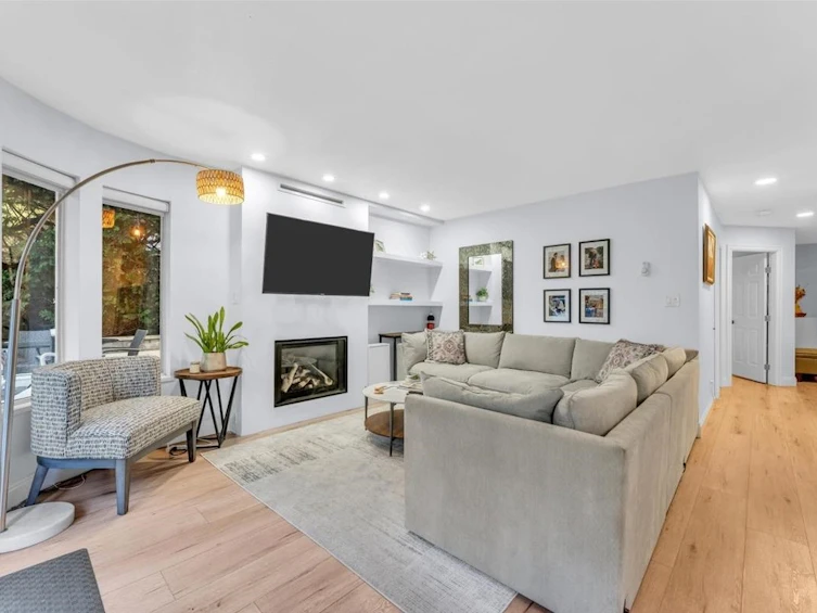 102-320 W 2nd Street, North Vancouver, BC, V7M 1E1 - 24