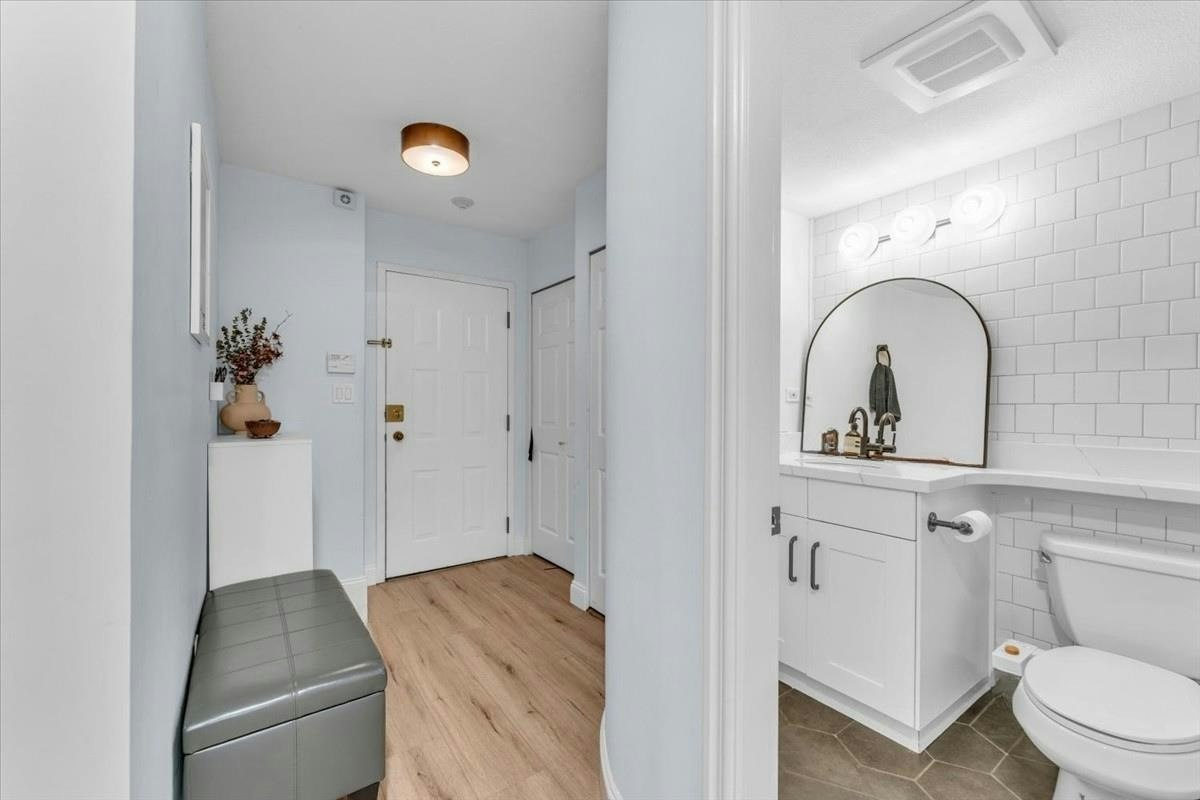 102-320 W 2nd Street, North Vancouver, BC, V7M 1E1 - 17