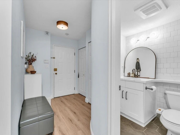 102-320 W 2nd Street, North Vancouver, BC, V7M 1E1 - 17