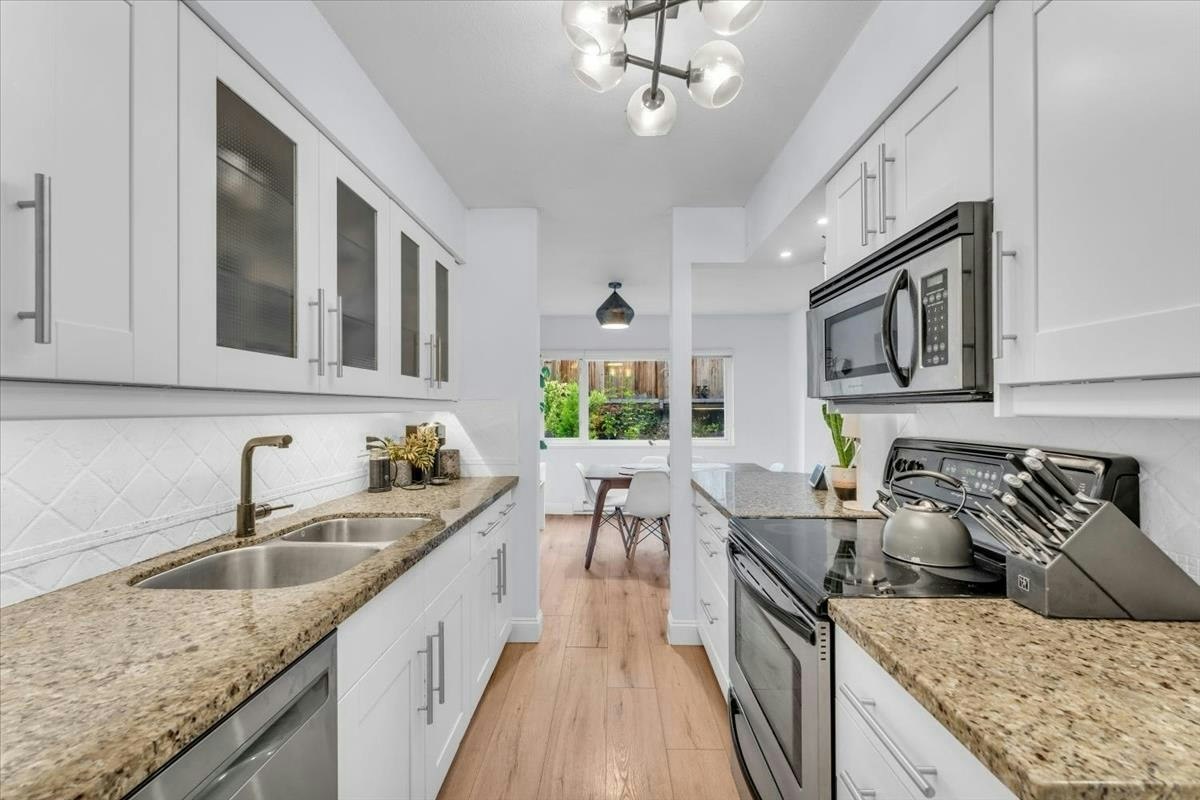 102-320 W 2nd Street, North Vancouver, BC, V7M 1E1 - 13
