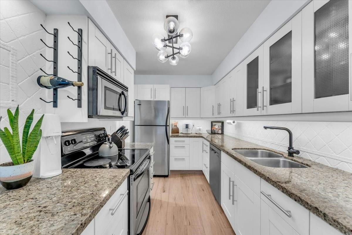 102-320 W 2nd Street, North Vancouver, BC, V7M 1E1 - 12