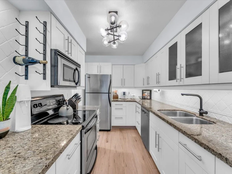 102-320 W 2nd Street, North Vancouver, BC, V7M 1E1 - 12
