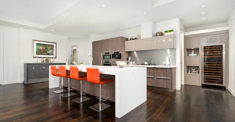 202-181 Athletes Way, Vancouver, BC, V5Y 0B5 - 3