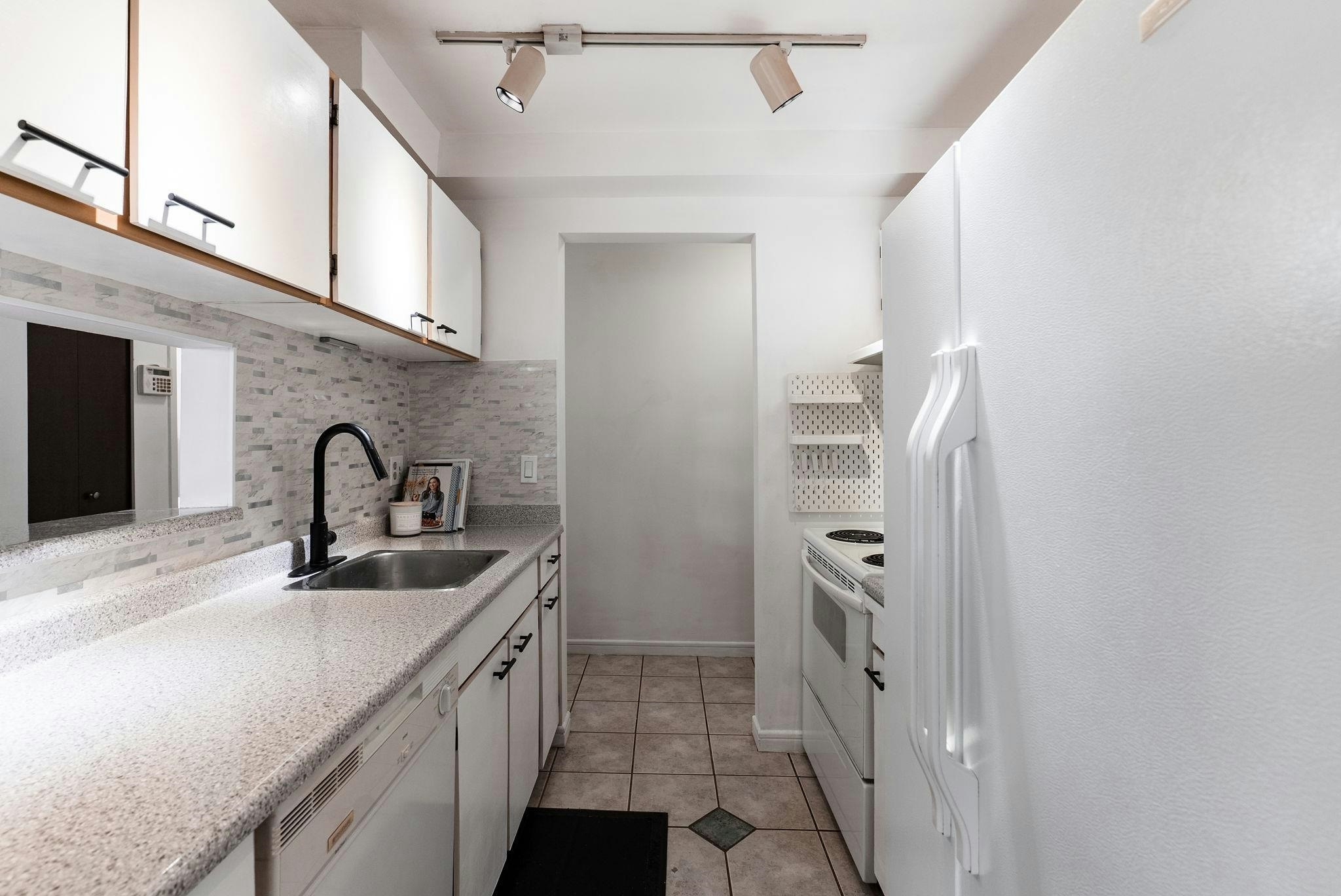 104-555 W 14th Avenue, Vancouver, BC, V5Z 4G8 - 14