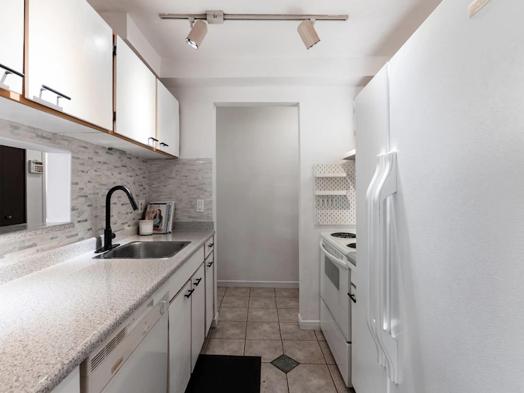 104-555 W 14th Avenue, Vancouver, BC, V5Z 4G8 - 14