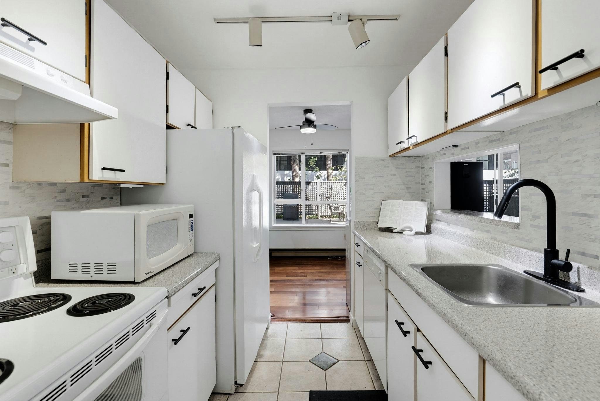104-555 W 14th Avenue - 5