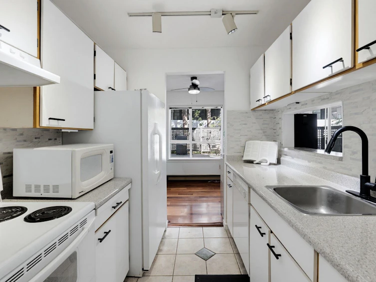 104-555 W 14th Avenue, Vancouver, BC, V5Z 4G8 - 5