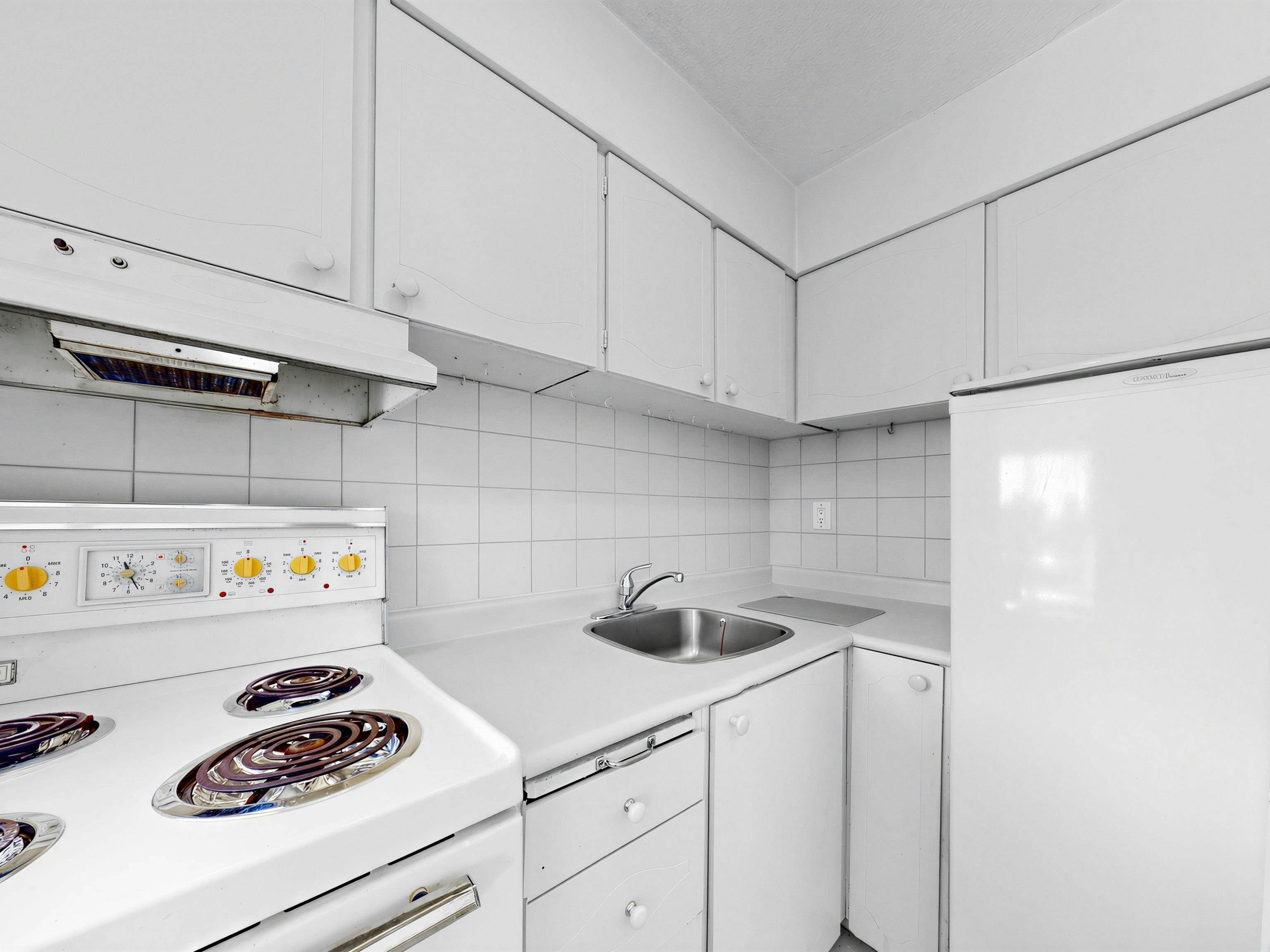 906-1251 Cardero Street, Vancouver, BC, V6G 2H9 - 6