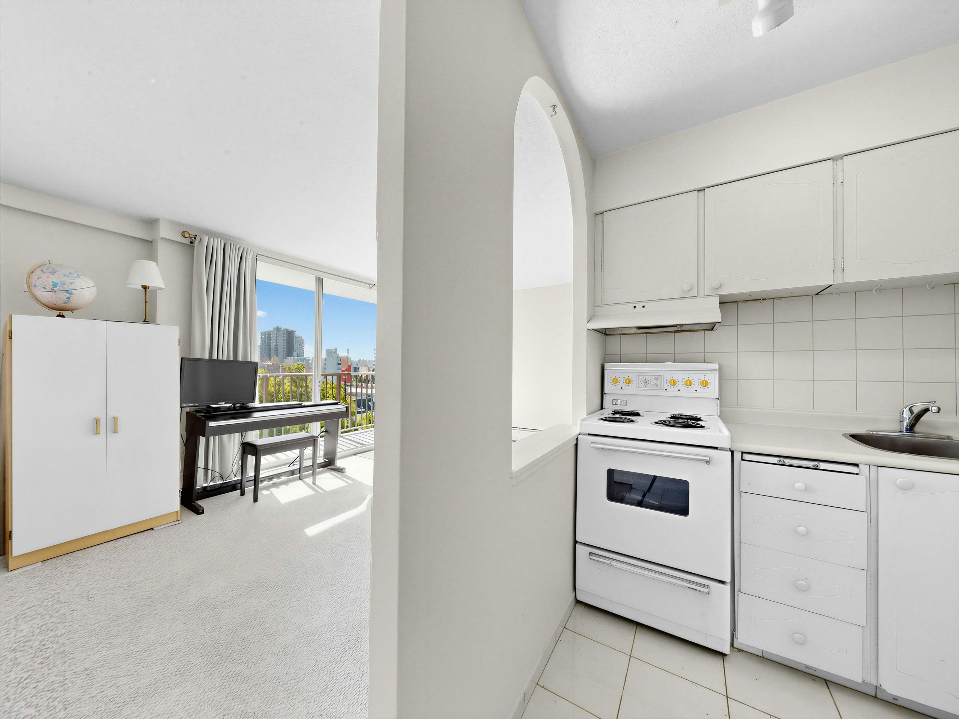 906-1251 Cardero Street, Vancouver, BC, V6G 2H9 - 8