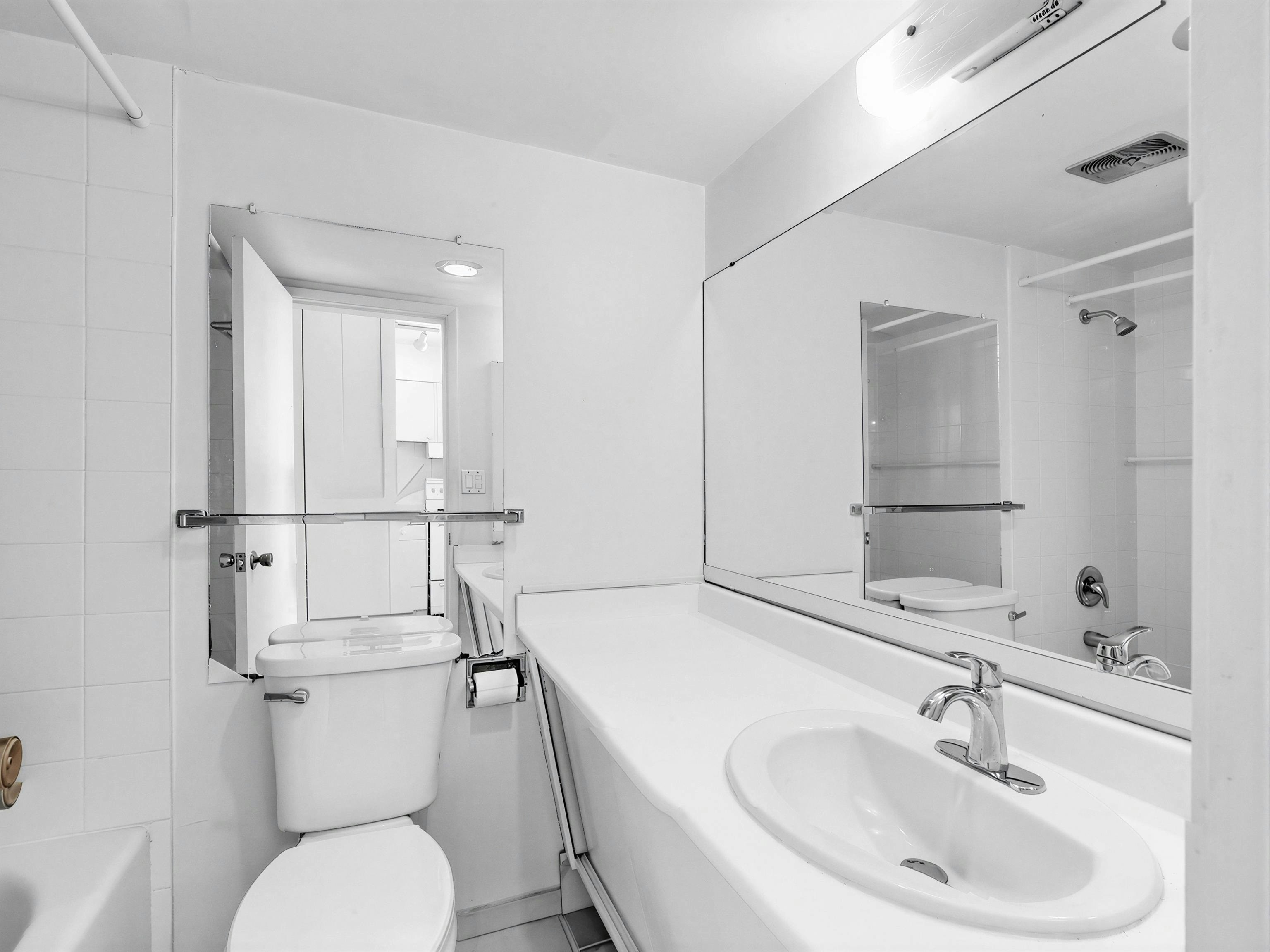 906-1251 Cardero Street, Vancouver, BC, V6G 2H9 - 11