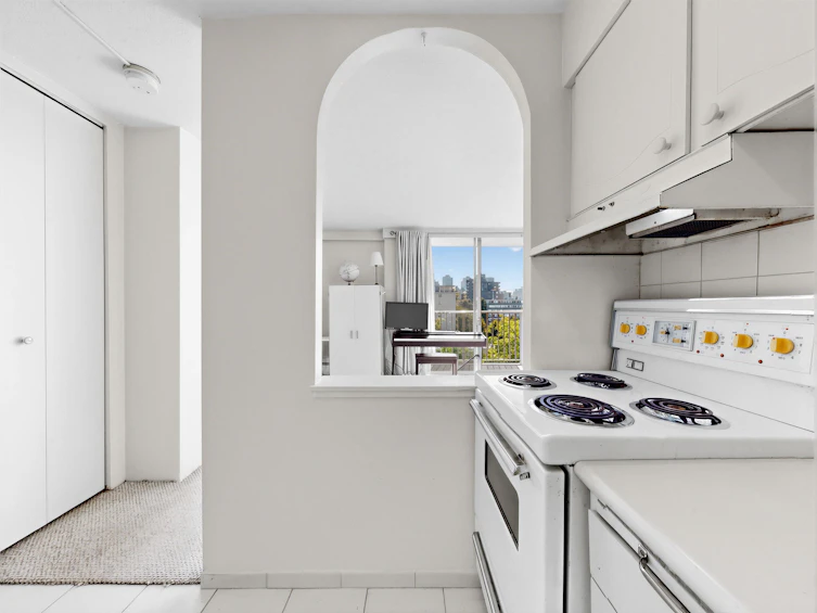 906-1251 Cardero Street, Vancouver, BC, V6G 2H9 - 9