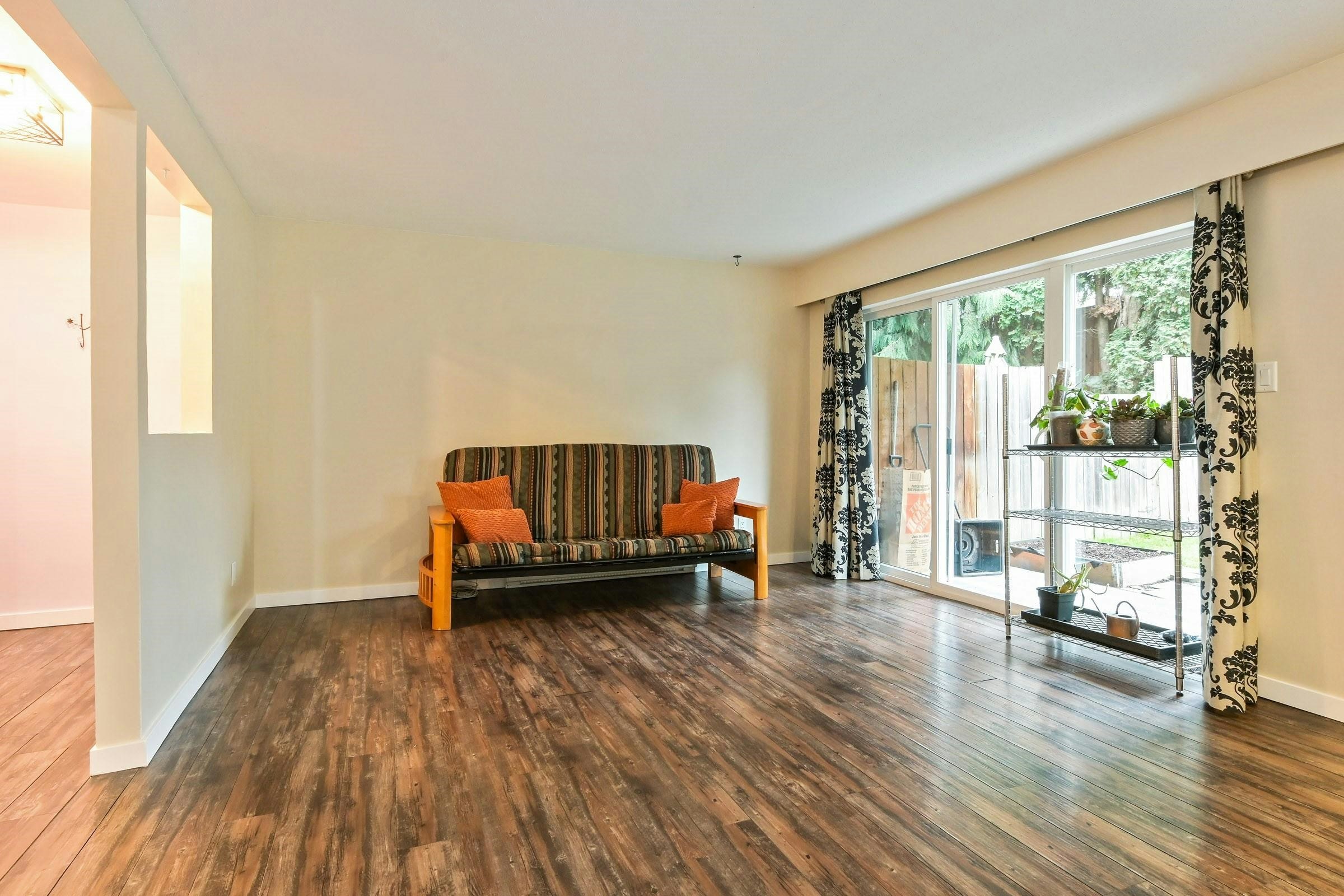 11-33900 Mayfair Avenue - 3