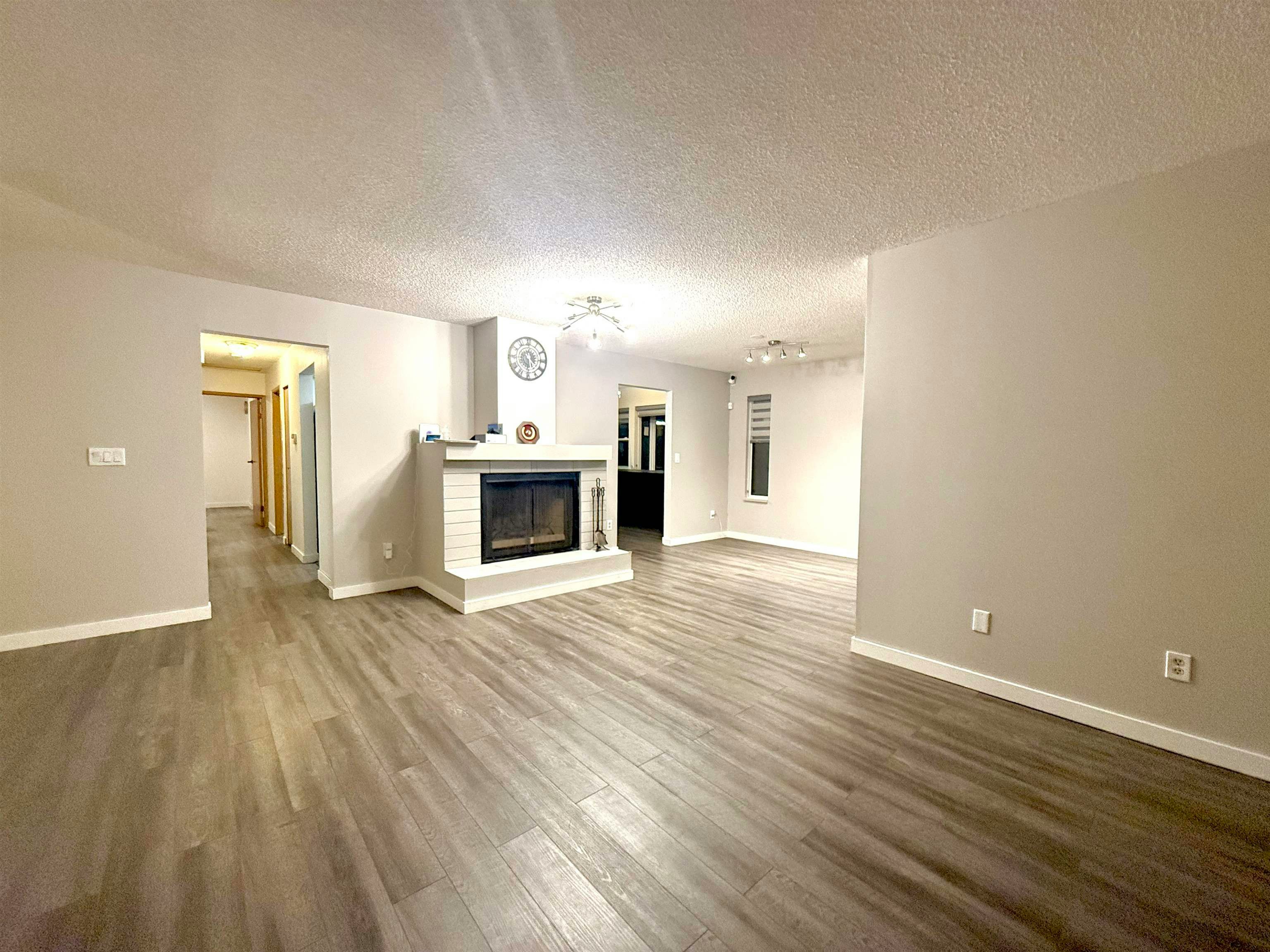Up-2217 Hillside Avenue, Coquitlam, BC, V3K 1L3 - 2