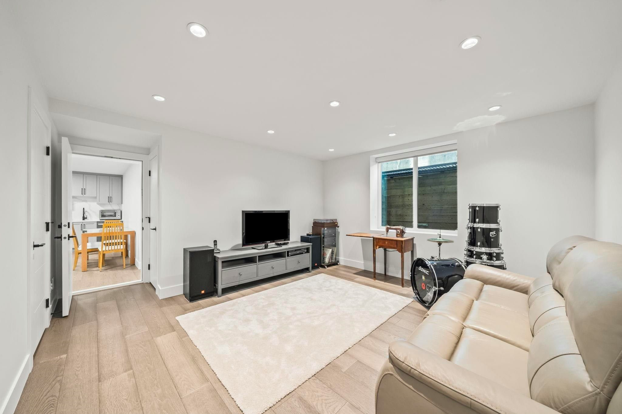 4347 Georgia Street, Burnaby, BC, V5C 2T9 - 30
