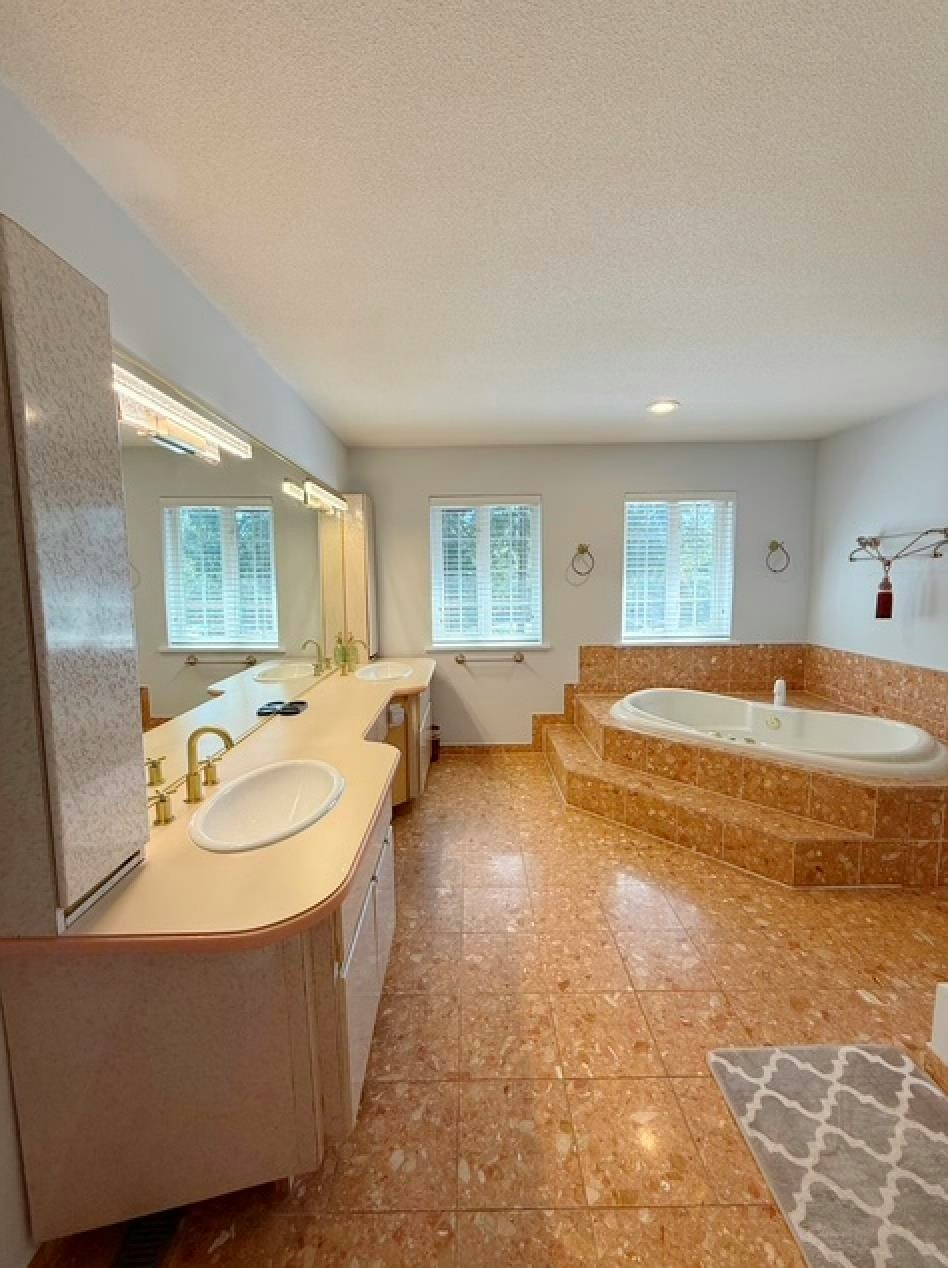 4501A Woodgreen Drive, West Vancouver, BC, V7S 2T8 - 8
